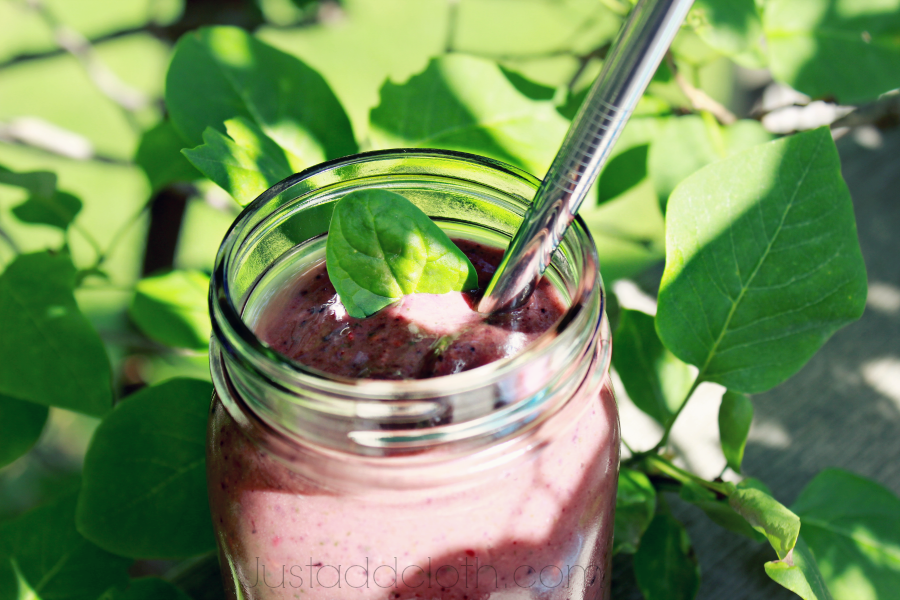 Avocado Berry smoothie with Lemon & Spinach