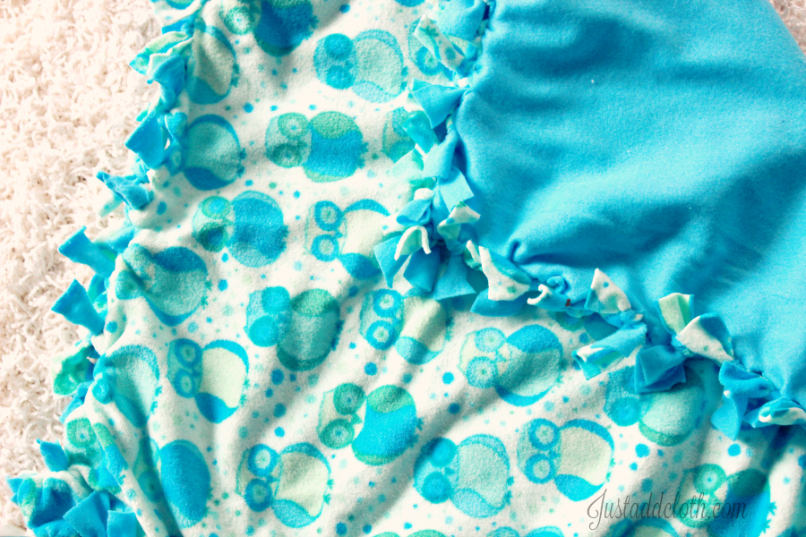diy fleece tied blanket 5